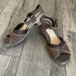 Merrell shoes Women's sandal Comfort Footbed size 7 brown tones